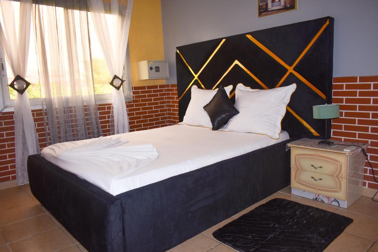Residence Hoteliere Borel Denver Douala Exterior photo